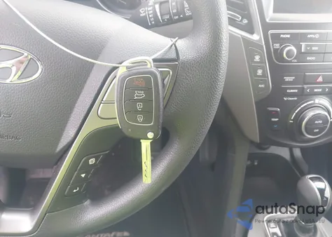 2017 Hyundai Santa Fe Se z USA, uszkodzony, nr VIN KM8SMDHF9HU239916